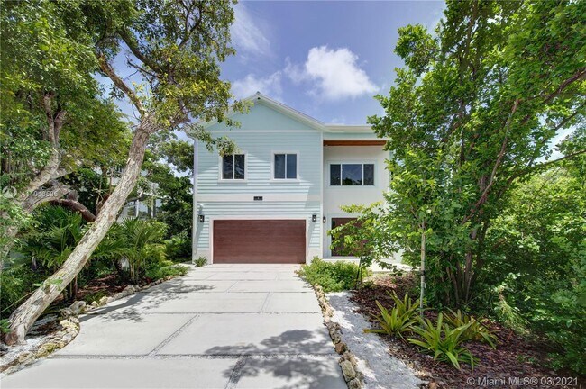 Building Photo - 2 Flamingo Hammock Rd