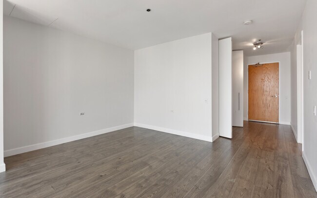 Building Photo - 1122 N Clark St