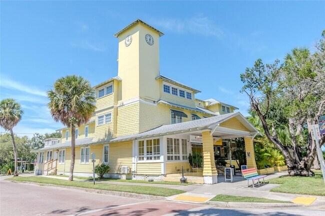 Building Photo - 5605 Shore Blvd S
