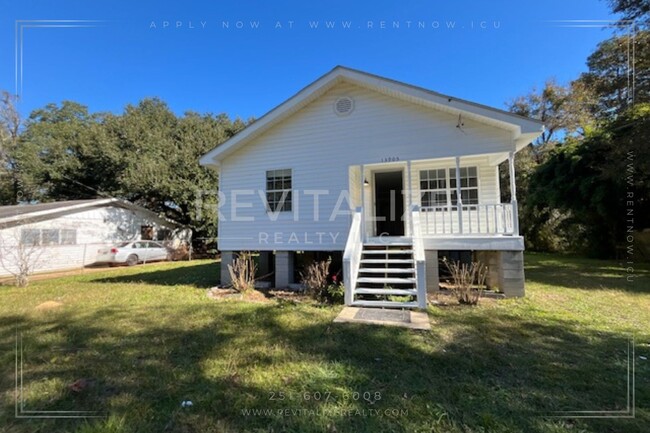 Primary Photo - Adorable 3 Bedroom/1 Bathroom Home in Bayo...