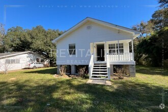 Building Photo - Adorable 3 Bedroom/1 Bathroom Home in Bayo...