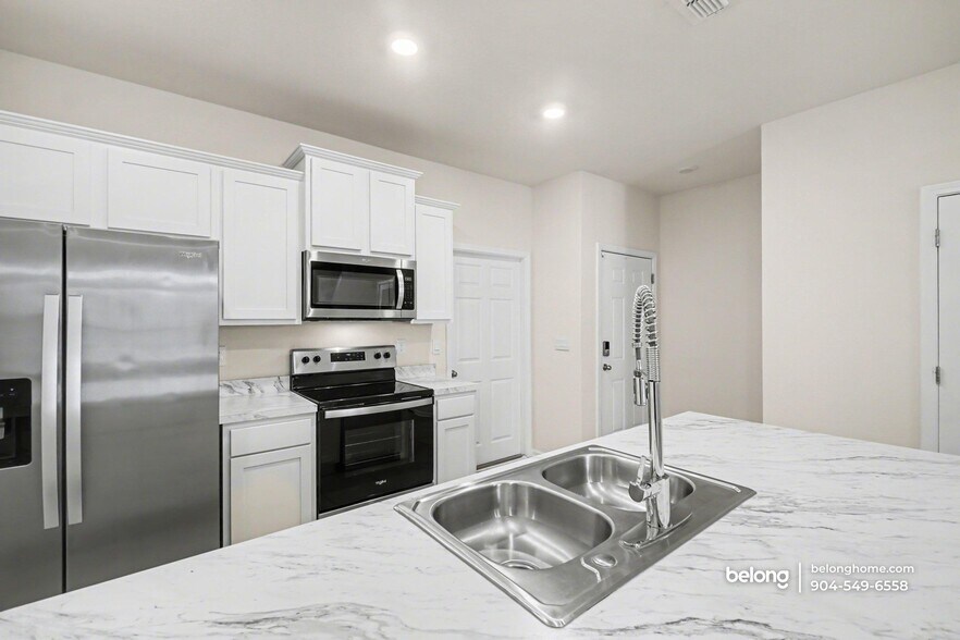 Building Photo - 86752 Shortline Cir