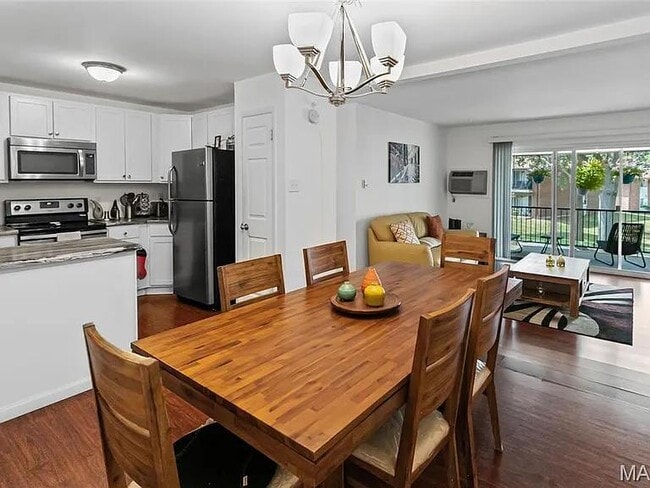 Building Photo - 7446 Sieloff Dr