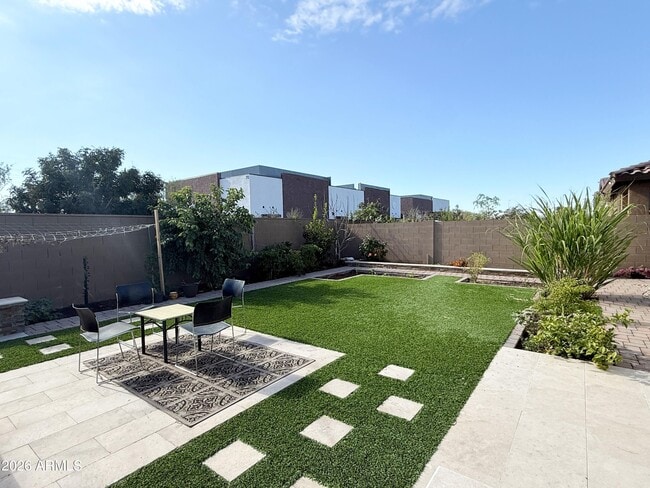 Building Photo - 127 E Gemini Pl