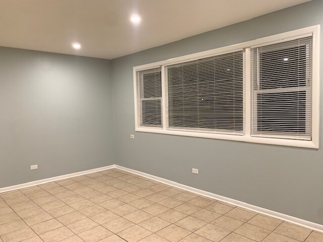 Building Photo - 7300 S 78th Ave