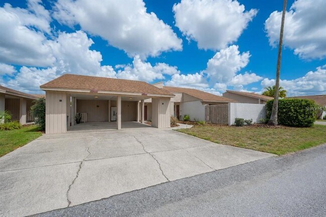 Building Photo - 4231 Oak Loop