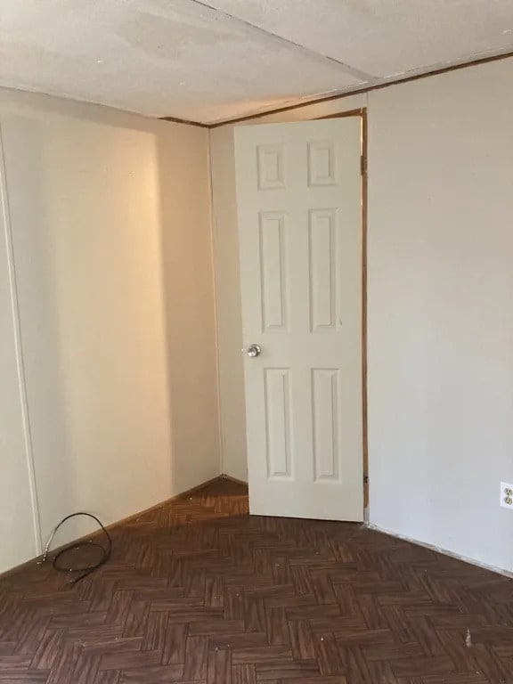 Building Photo - 3 Bedroom 2 Bathroom