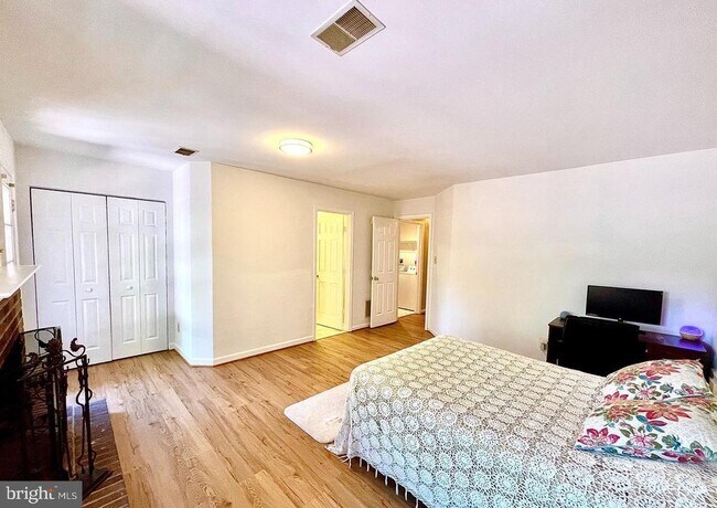 Building Photo - 45439 Baggett Terrace