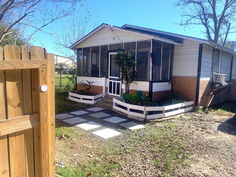 Building Photo - 10127 Alfred Ln