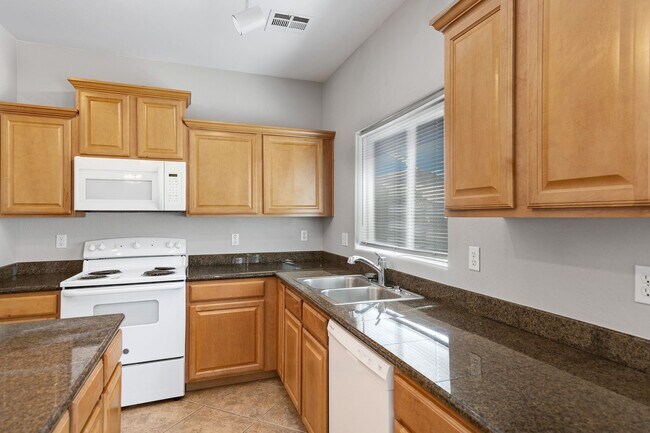 Building Photo - Large two story home in San Tan Heights!
