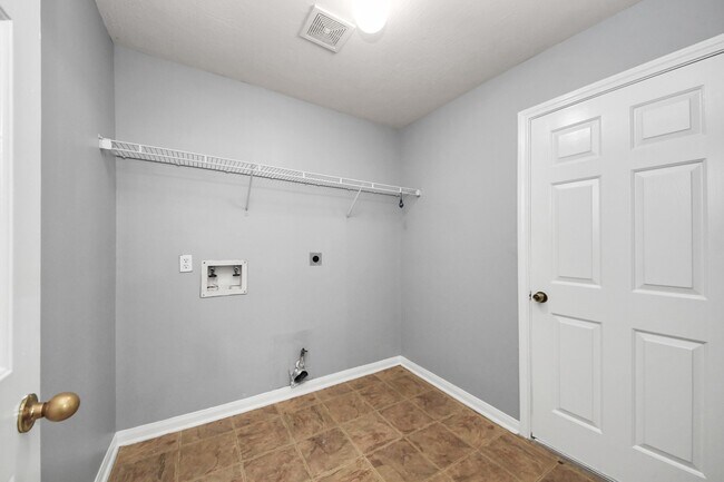 Building Photo - 3506 Evergreen Sq Trl