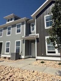 Building Photo - Half off first months rent - Beautiful new construction town home