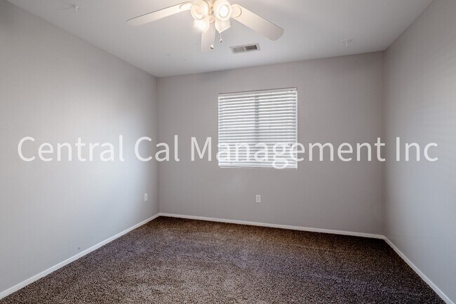 Building Photo - 3 Bedroom/2 Bath with Pool in the Southwest - $2295 Per Month!