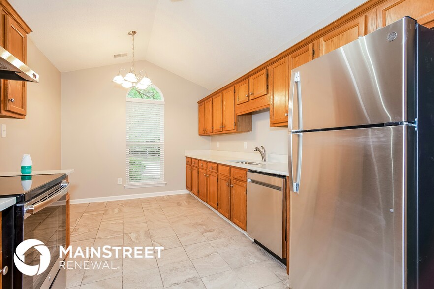 Building Photo - 7839 Ambleside Dr