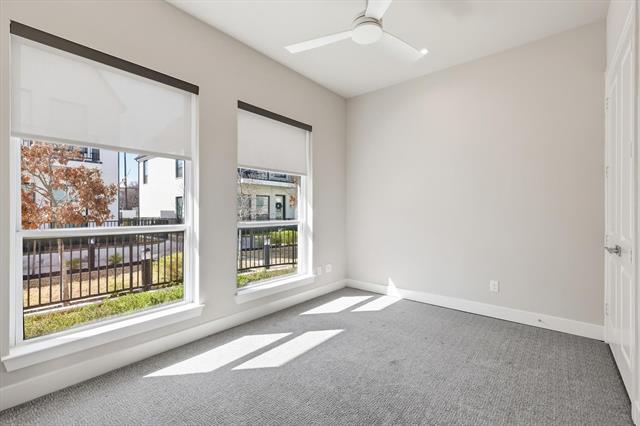Building Photo - 129 Gdn Ct E