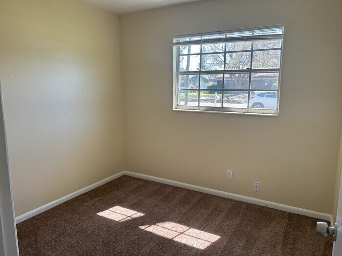 Building Photo - 3605 W Leila Ave