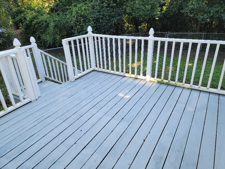 Building Photo - 312 Creps St