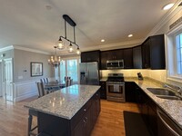 Building Photo - Spacious 3-Bedroom Townhouse in Prime Exet...