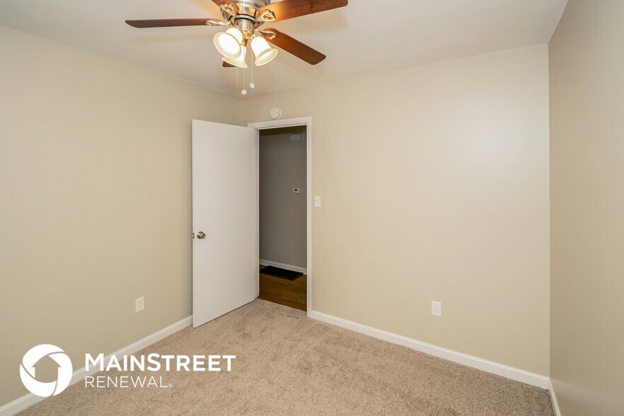 Building Photo - 102 Moonglow Dr