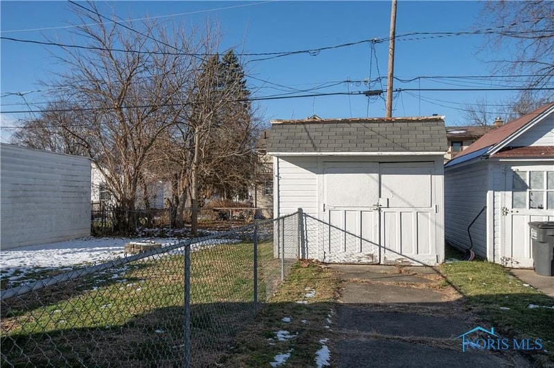 Building Photo - 1715 Perth St