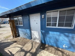 Building Photo - 1914 Hearthstone Dr