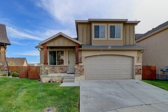 Building Photo - Traverse Mountain Pet Friendly Home.