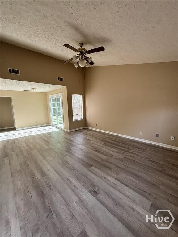 Building Photo - 105 Pelican Ln