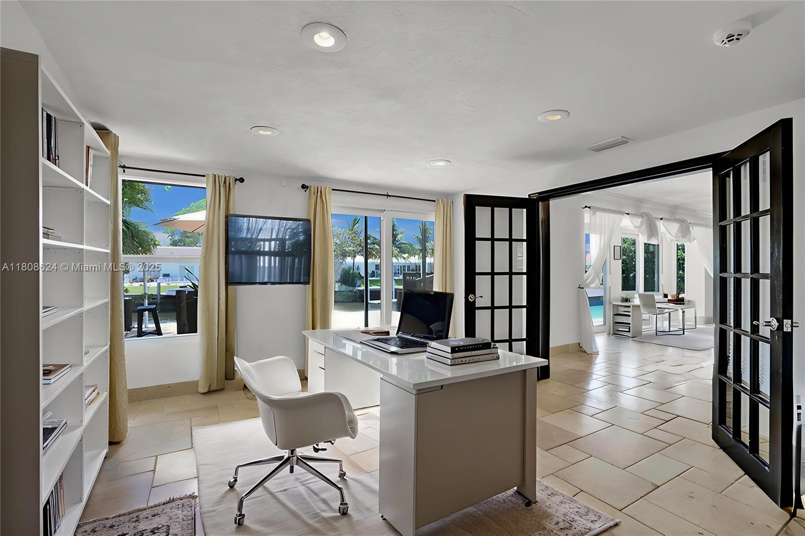 Building Photo - 3100 NE 56th Ct