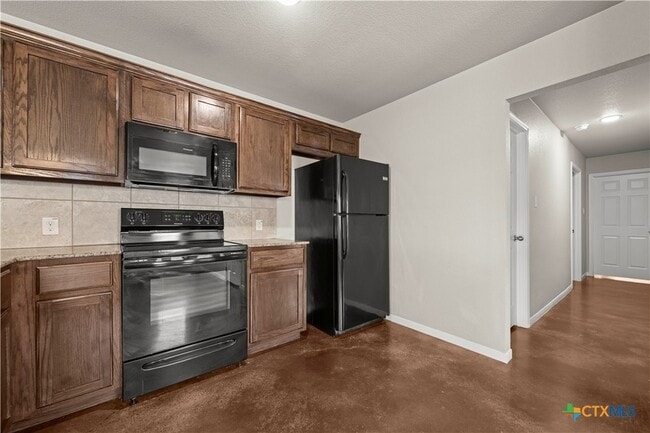 Building Photo - 2204 Indian Trail