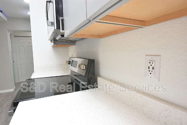 Building Photo - 3032 Spirit Lake Dr