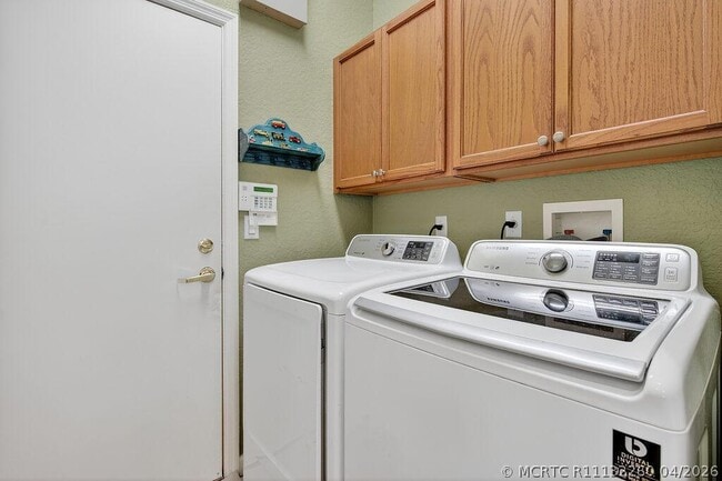 Building Photo - 212 Berenger Walk