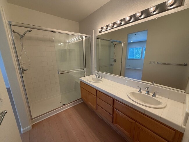 Building Photo - Dublin The Vineyards, 3 Bed 3 bath, Community Pool, Greenbelt, Close to 580 and BART