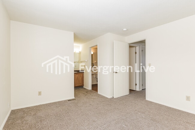 Building Photo - 8241 Schoolgate Dr