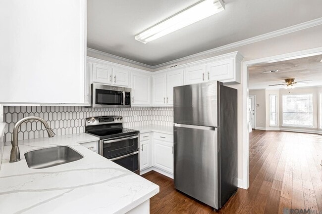 Building Photo - 9506 Jefferson Hwy