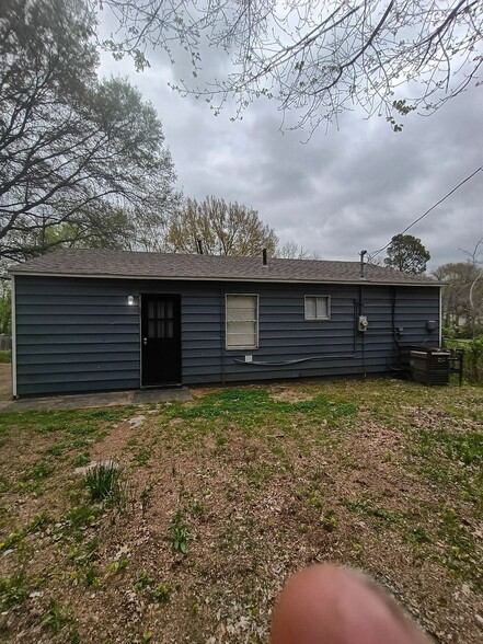 Building Photo - 2551 Dakar Ave