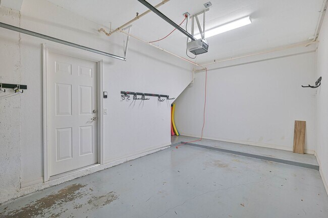 Building Photo - 8561 Evernia Ct