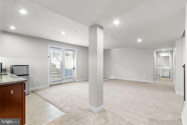 Building Photo - 2305 Wadlow Ln