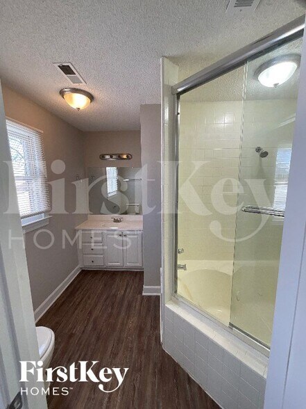 Building Photo - 3801 Blairwood St