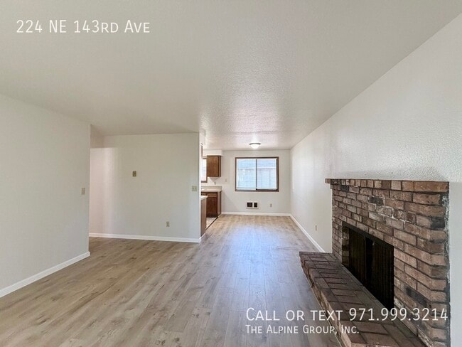 Building Photo - 224 NE 143rd Ave