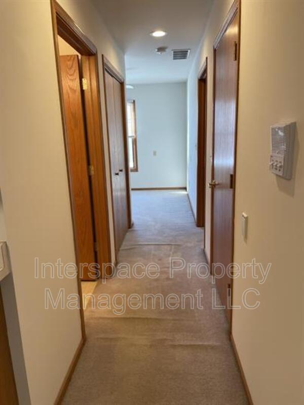 Building Photo - 125 Liberty Ln