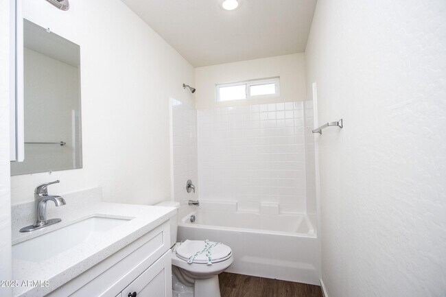 Building Photo - 2525 W State Ave