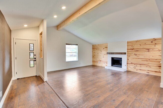 Building Photo - 7002 Skynook Dr