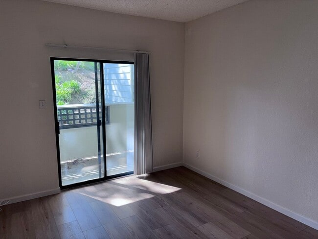 Building Photo - $1900.00-Remodeled 2 Bed 2 Bath, Condo in Glen Cove,(Vallejo) - Downstairs Unit