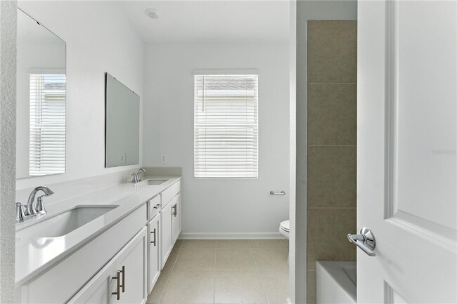 Building Photo - 2035 Rider Rain Ln