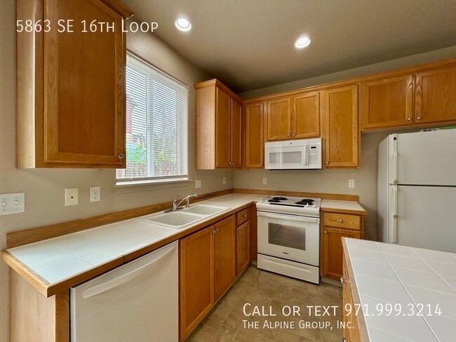 Building Photo - 5863 SE 16th Loop