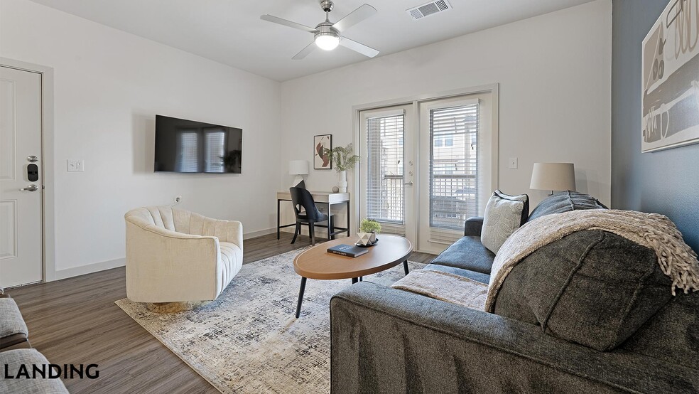 Building Photo - 2825 Main St