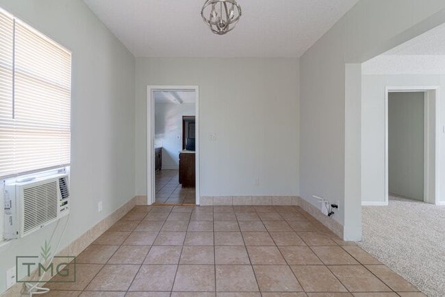 Building Photo - Spacious 2 Bed + Flex Space – Perfect Room...