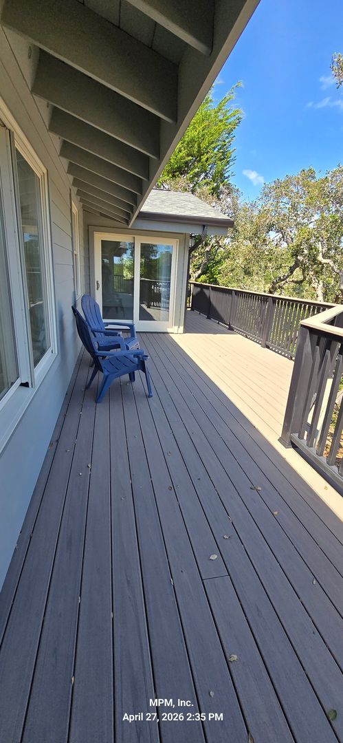 Building Photo - large custom home with peek a boo ocean views
