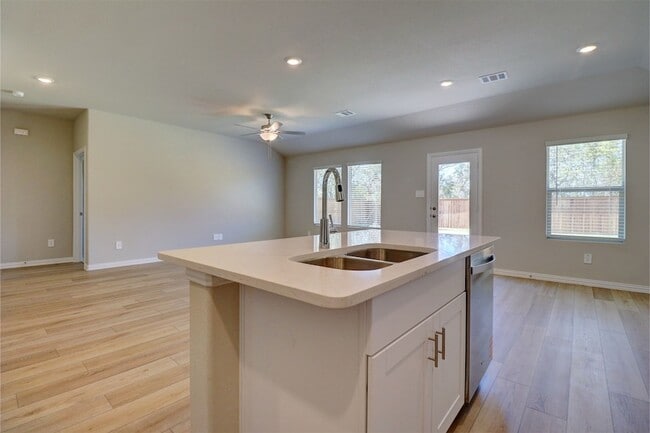 Building Photo - 3410 Pat Mayse Dr