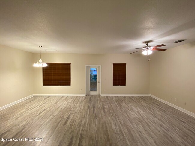 Building Photo - 6124 Serene Pl